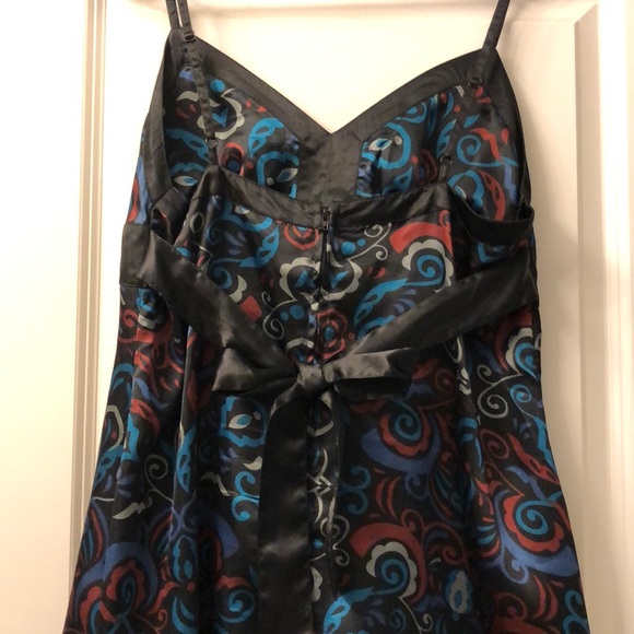 Smart Set spaghetti strap asymmetrical satin dress - Picture 4 of 5